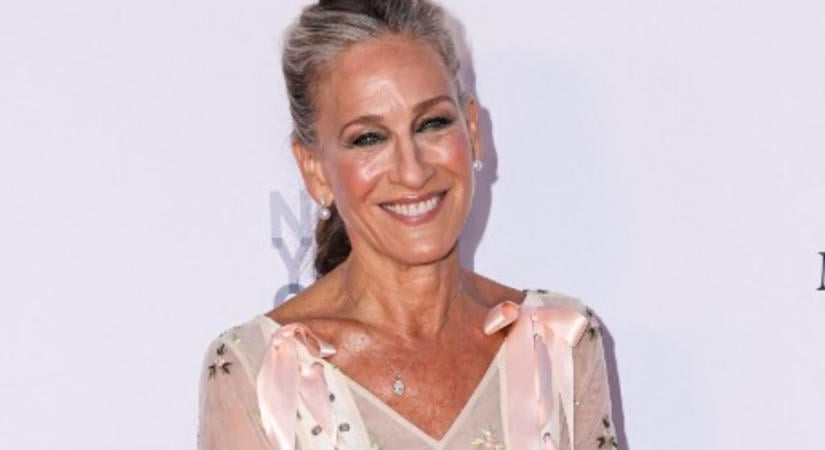Sarah Jessica Parker konyhájában egy apró, elegáns részlet teszi különlegessé a polcokat