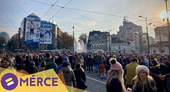 Főutakat, hidakat és határátkelőket zártak le a környezetromboló lítiumbánya ellen tüntetők Szerbiában