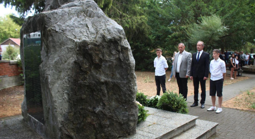 Bár a bánya lejáratát már rég lezárták, a bányászok legendás bajtársiassága, hivatása ma is fogalom  Fotók