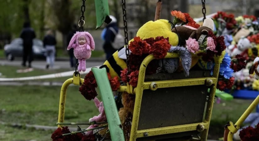 Hároméves kisfiú tűnt el egy játszótérről – tragikusan ért véget a hatalmas keresés