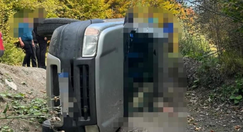 Idős házaspárt találtak holtan az autójukban