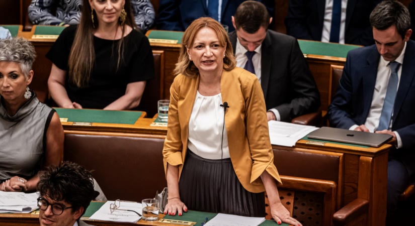 „Xanax! Paraszt!” – eldurvult a parlamenti vita, egy ponton még a teremőrökre is szükség volt
