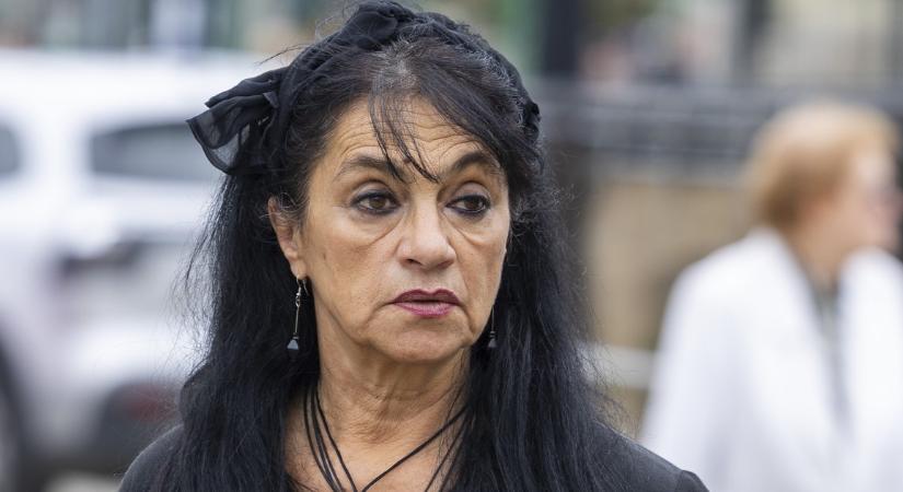 Ritka pillanat: három gyönyörű lányával pózolt Papadimitriu Athina – fotók