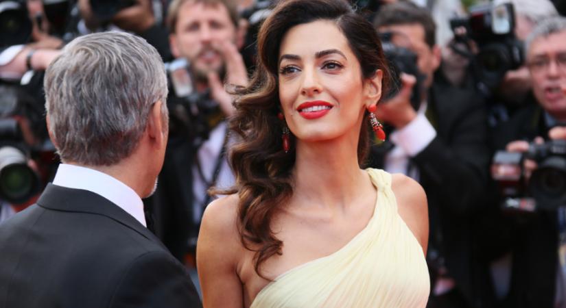 Amal Clooney merész szettje teljesen felborítja a nyári öltözködés szabályait