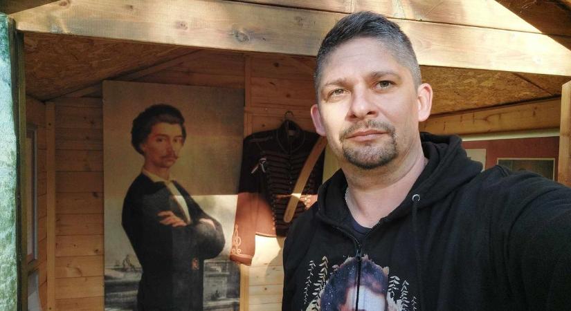 Célba ért a kunszentmiklósi versvándor, Tóth Péter Lóránt