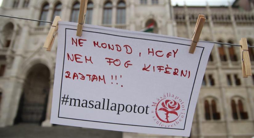 „Amit tapasztalunk a szülőszobán, azt éljük meg nőként is a társadalomban. Kizárnak a minket érintő döntésekből.”