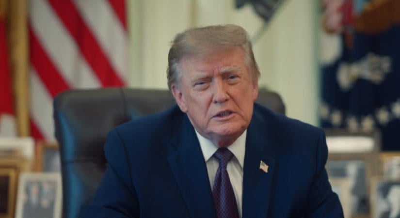 Trumpnak abba kell hagynia a közpénzes MAGA mutogatást