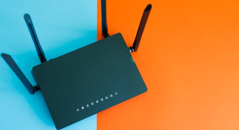 A szomszéd wifi-je is lassíthatja a tiédet – A társasházakban ez gyakori probléma lehet