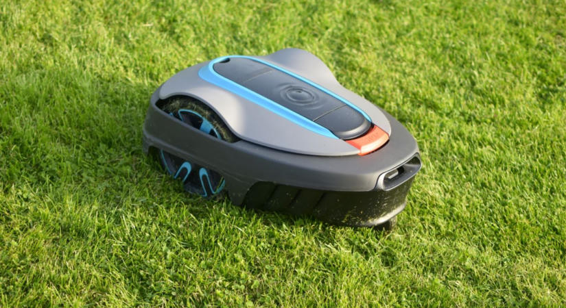 Ellopták a főtéri robotfűnyírót Kecskeméten, gyorsan elfogták a feltételezett elkövetőt  videó