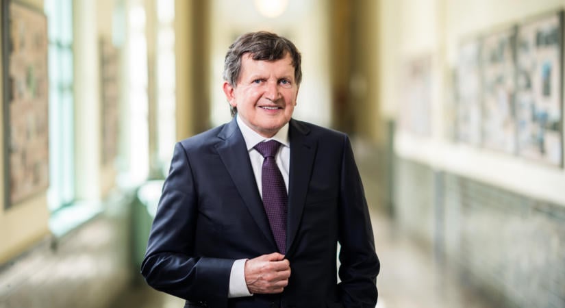 Exkluzív interjú Charles Simonyival: ez nem AI-buborék, még csak a felszínt kapargatjuk
