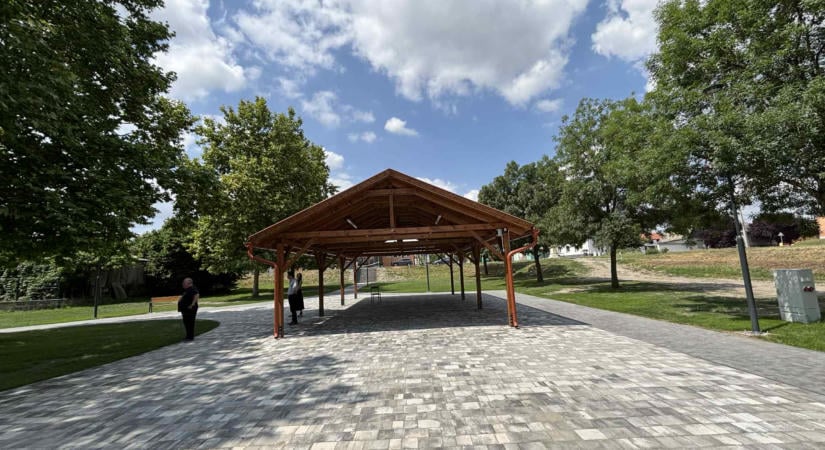 Pihenőpark kialakítása Bátya településen