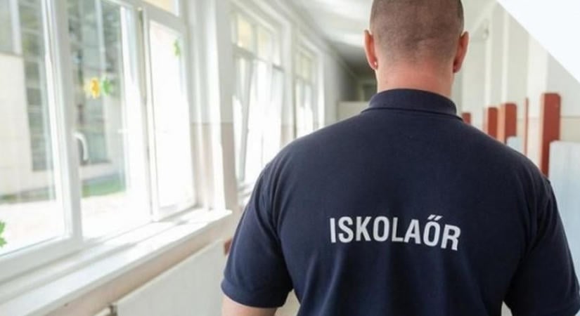 Orbán ment, az iskolaőrök maradnak