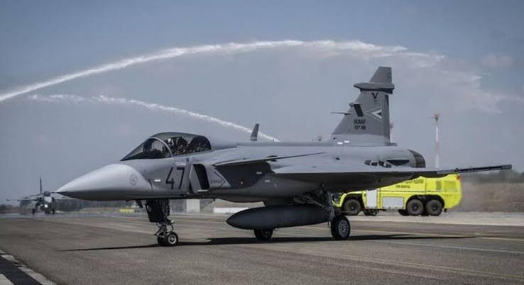 Több millióba került a részeg Gripen-tolvaj ámokfutása, akár le is lőhették volna