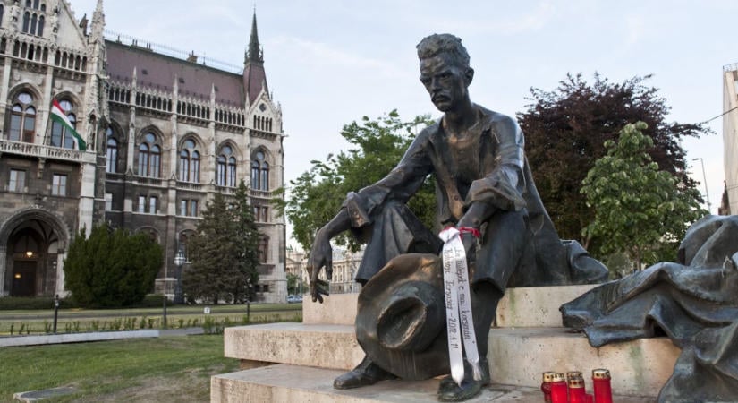 Kvíz: Felismered a híres magyar költőt egyetlen portréról?