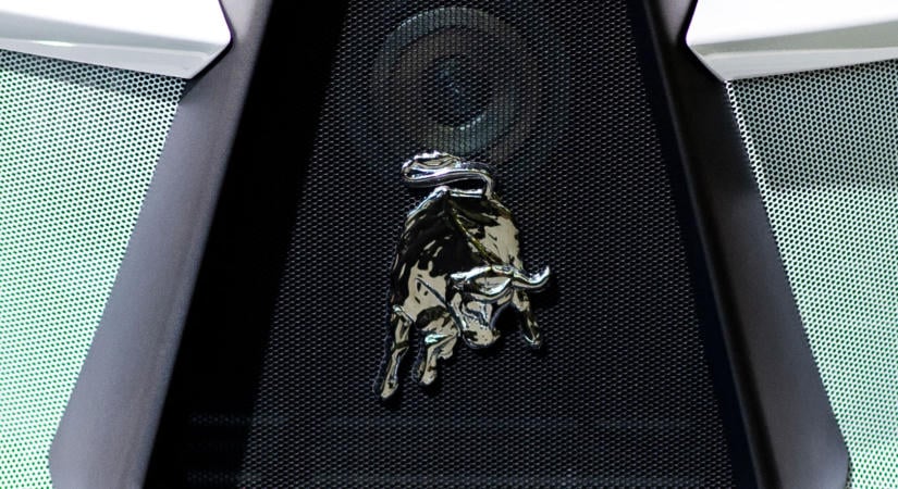 Ötmillió forintért árul ritka Lamborghinit a NAV