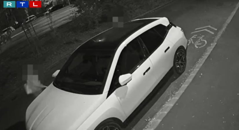 Videón, ahogy egy nő puszta kézzel letöri a húszmilliós BMW visszapillantó tükrét Debrecenben