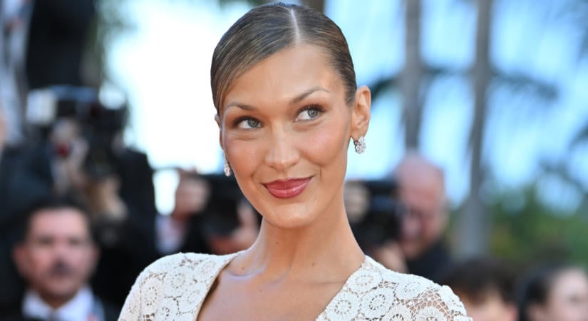 Bella Hadid bebizonyította: 2026 egyik legnagyobb divattrendjéhez csak 2 alapdarabra van szükséged