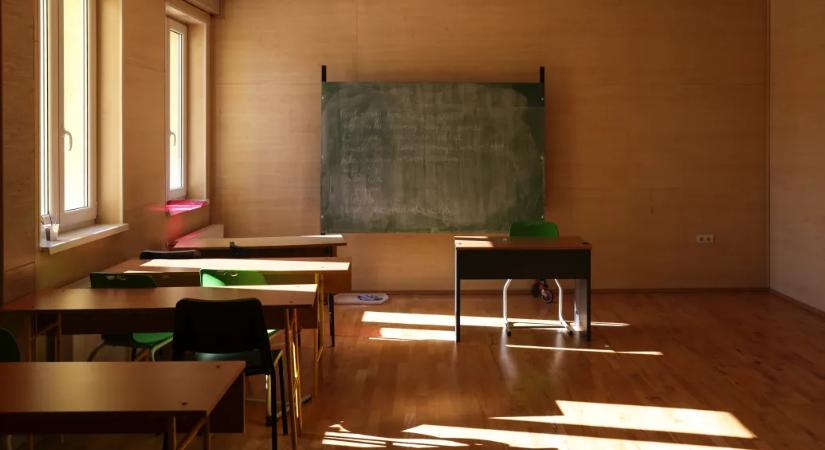 Növeli az egyenlőtlenségeket a jobb és rosszabb hátterű gyerekek külön osztályba sorolása