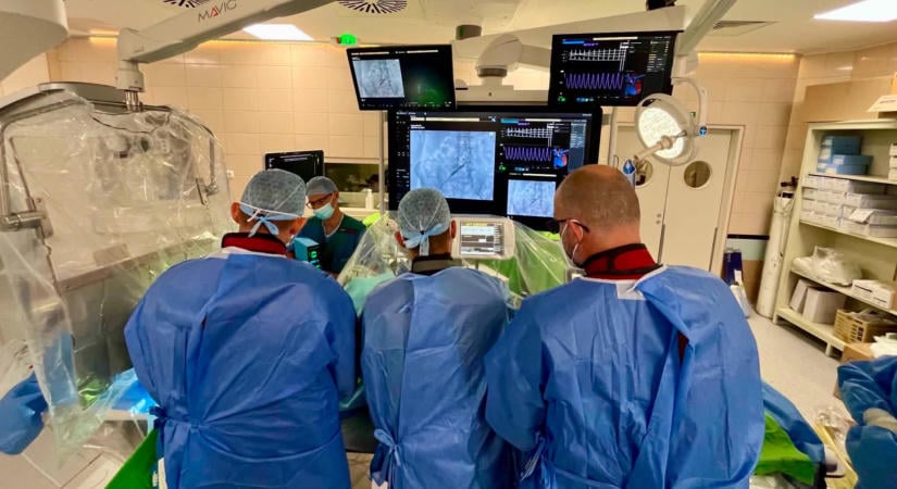 Mérföldkő a Pécsi Szívklinikán: elvégezték az ezredik aortaműbillentyű-beültetést