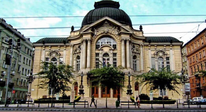Kovács Patrícia, Rudolf Péter, Igó Éva és a Vígszínház színészeinek festményei megvásárolhatók