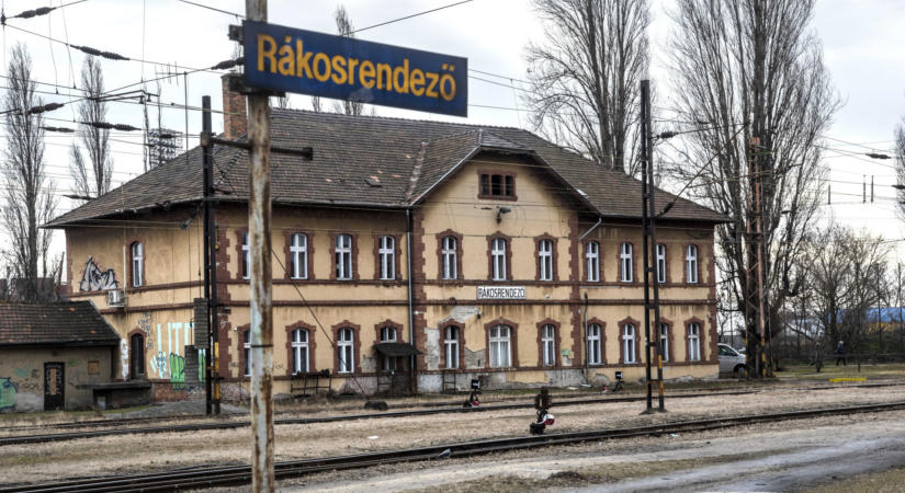 Bontják Rákosrendező régi vasutas házait