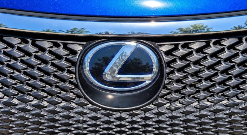 1,6 millió kilométer után jött ki a Lexus legbosszantóbb hibája