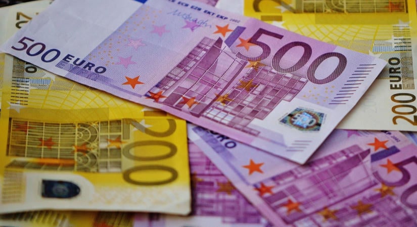 Adósodik „elfelé” Európa lakossága – de mi a helyzet a magyarokkal?