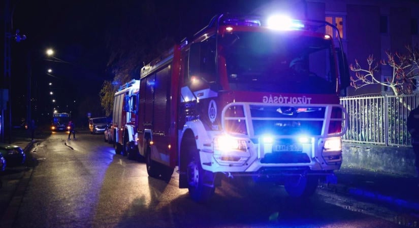 Pillanatok alatt terjedni kezdett a tűz – kigyulladt egy nyaraló Hajdúszoboszlón