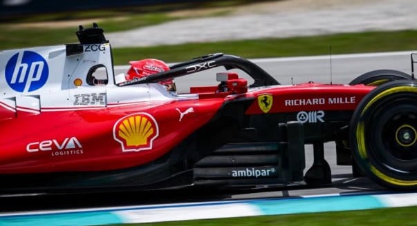 Leclerc az élen péntek este Sepangban