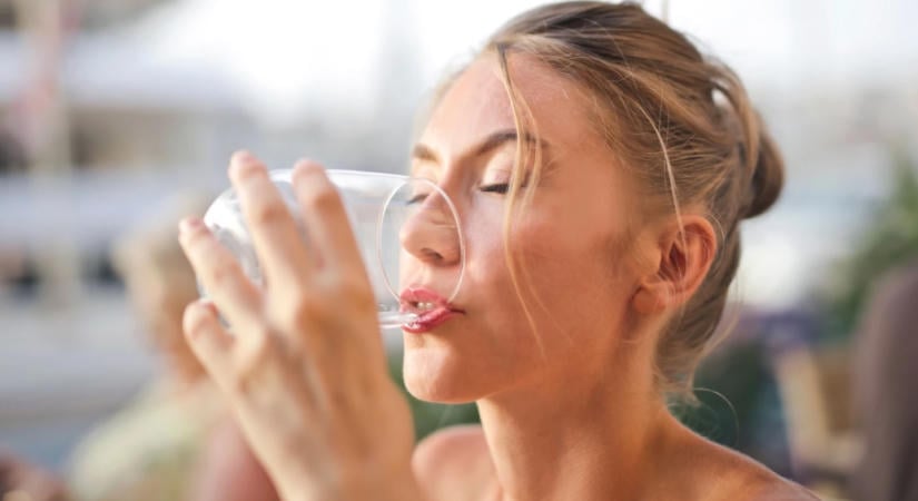 Tényleg napi 2 liter vizet kell inni? Nem mindenkinek, és nem mindig