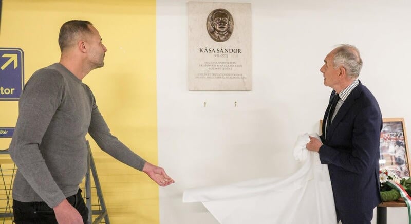 Emléktábla őrzi nevét a kosarasok mecénásának