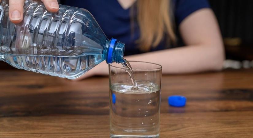 Mennyi folyadékra van szükségünk a nyári hőségben? Erre figyelmeztet a győri Petz-kórház