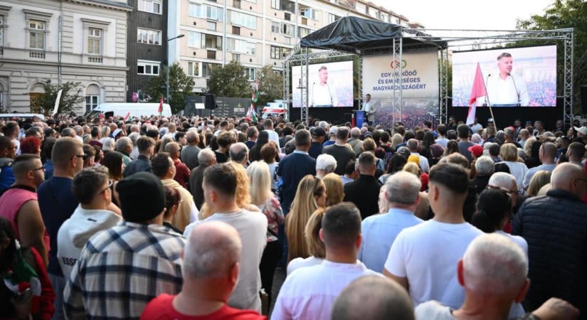 A Fidesz szerint Magyar Péter kapcarongyként beszél a magyar emberekkel