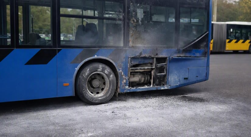 Videón, mennyit sikerült megmenteni a Szegeden kigyulladt buszból
