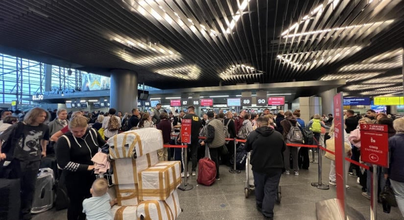 Ukrán drónok miatt kellett lezárni Moszkva összes repülőterét