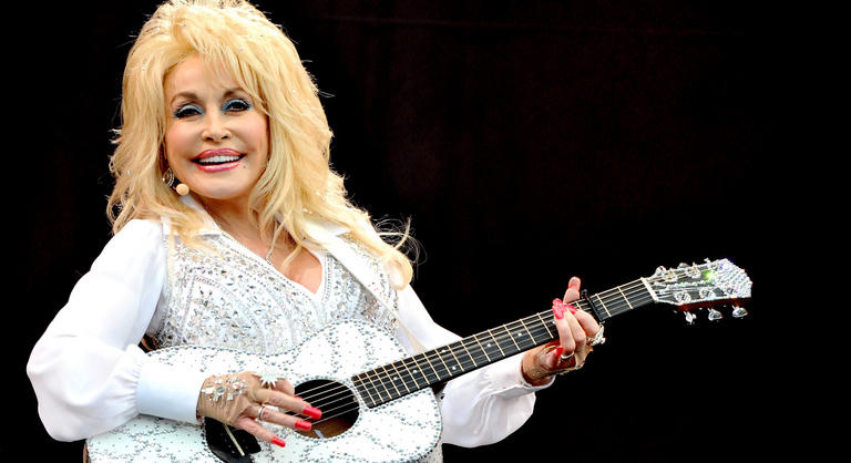 Átneveznek egy repülőteret Dolly Parton emlékére