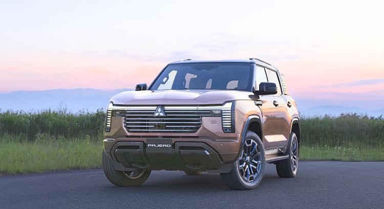 Létravázzal és dízelmotorral tér vissza a Mitsubishi Pajero