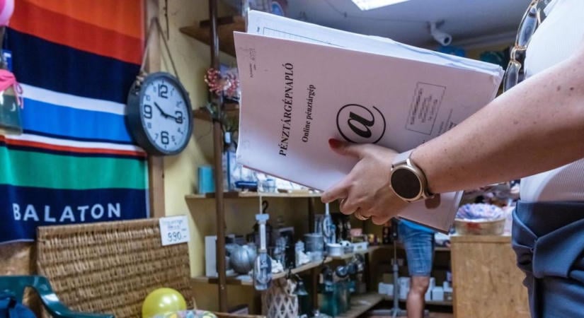 Nyári NAV-akció a Balatonnál: az online hirdetésektől a terepjáró-túráig mindenre figyeltek