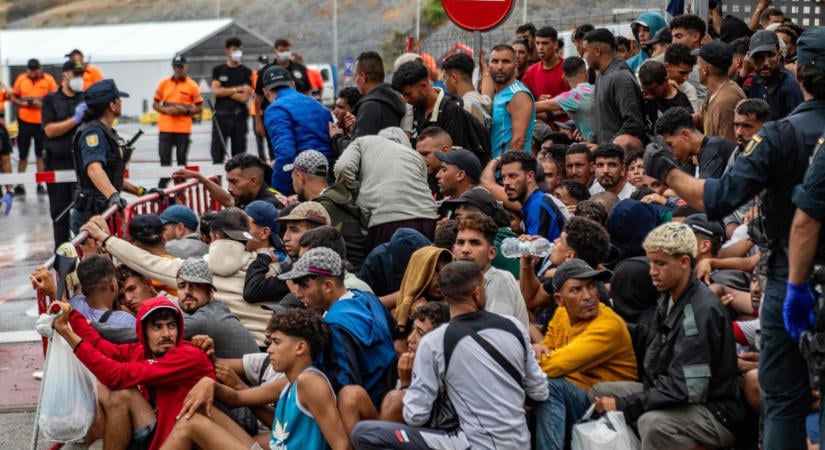 Az Európát sokkoló migránsroham után hónapokkal is pokoli az élet Ceutában, a spanyol kormányt a lakhatási válság is tépázza