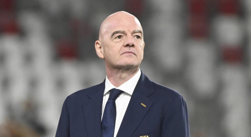 Elege lett a botrányokból: korábbi Premier League-játékos döntené meg Infantino uralmát
