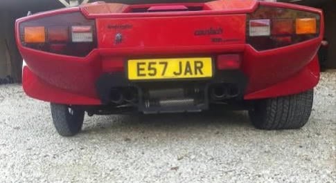 És te tudod mennyire bánatos egy Lamborghini Countach pótkereke?
