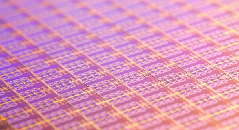 A Micron a GPU-hoz közel elhelyezett NAND Flash lapkákkal növelné a futtatható nagy nyelvi modellek nagyságát