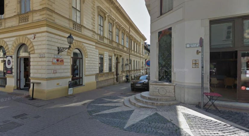 Lehányt járdák, szenny és csikkszigetek – elképesztő állapotok uralkodnak Pécs belvárosában