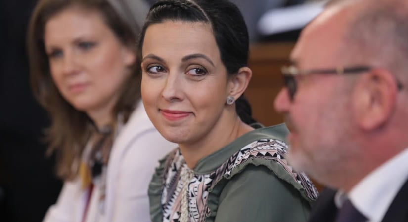 Koncz Zsófia bepereli Kátai-Németh Vilmos szociális és családügyi minisztert