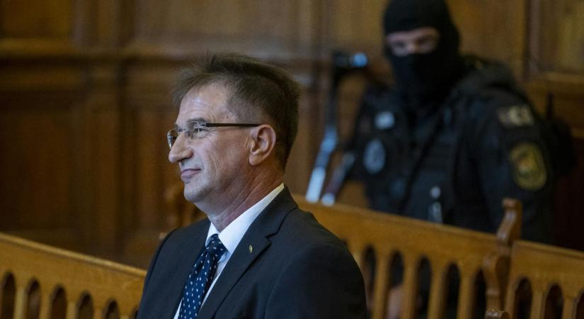 Előzetes fegyelmi vizsgálatot indított a Budapesti Ügyvédi Kamara Völner Pál ellen
