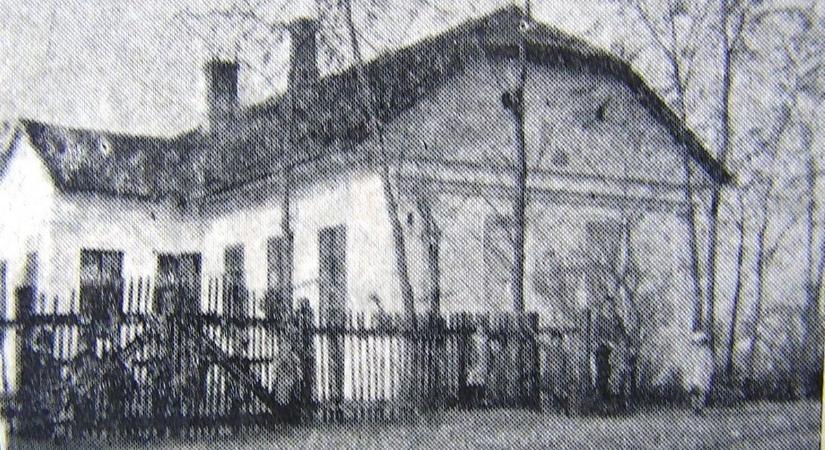 82 év után egy napon lámpa helyett villany fénye világította be az „öregiskola” tantermeit