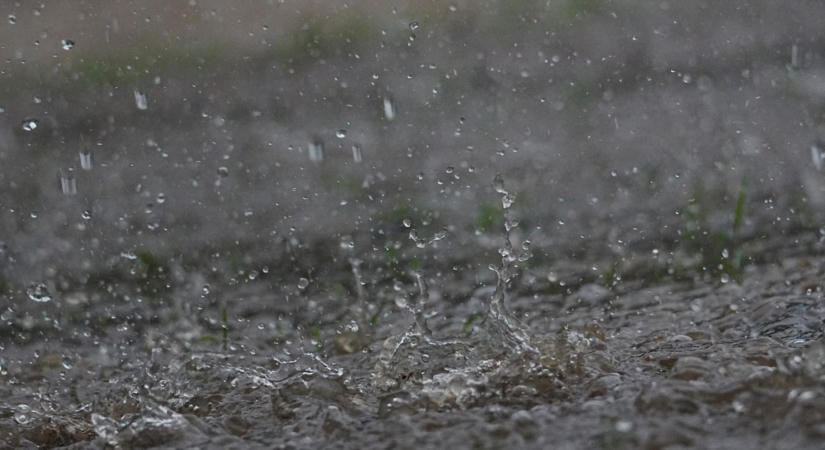 Eláll a szó, de hullámokban tör be. A meteorológusok is megdöbbentek, hogy mi következik itt