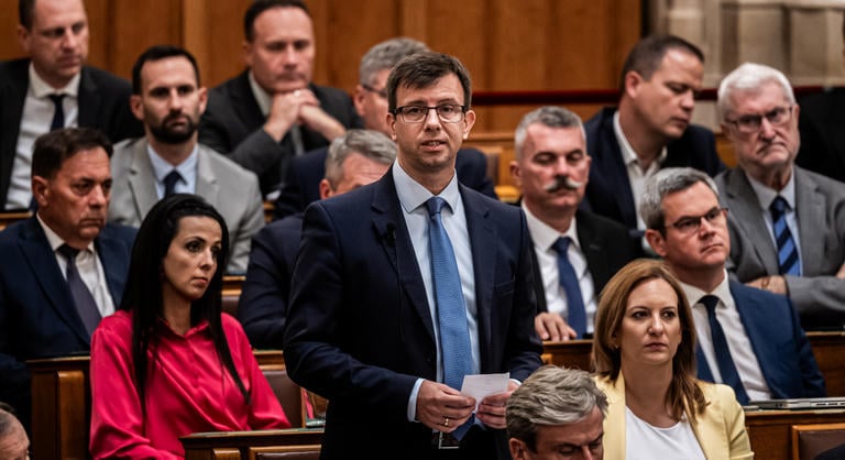 Keményen bírálja a kormányt a Fidesz, Kármán Andrást alkalmatlansággal vádolják