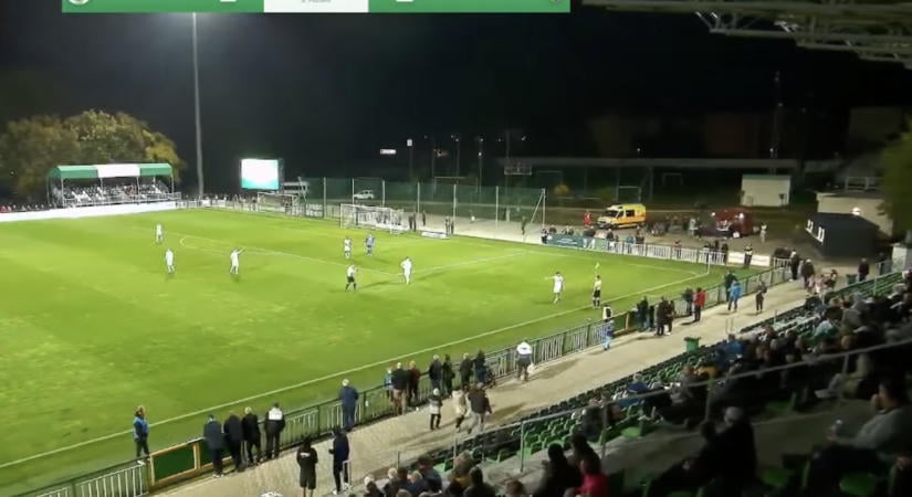 Reakció az NB II szürreális jelenete után - kiderült, mit mondott a bíró az edzőnek