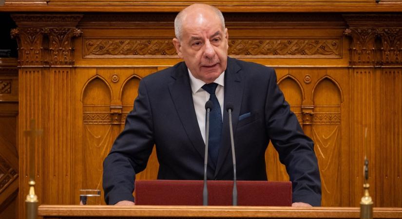 „Méltatlan” – Sulyok Tamás reagált Magyar Péter napirend előtti felszólalására